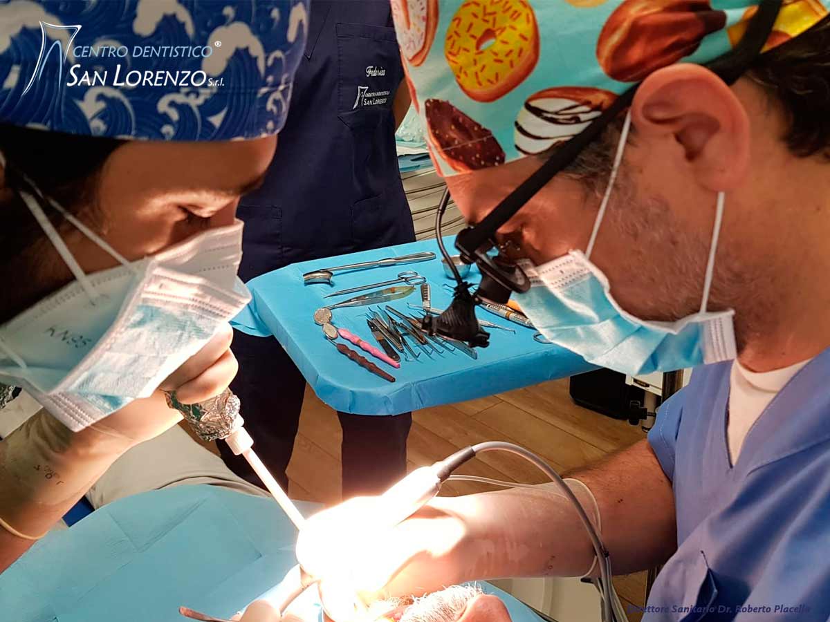 Non sempre poco osso significa dentiera:  La protesi per arcata completa su impianti con la tecnica All-on-4